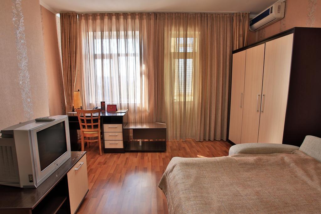 Golden Dragon Aparthotel Biszkek Zewnętrze zdjęcie