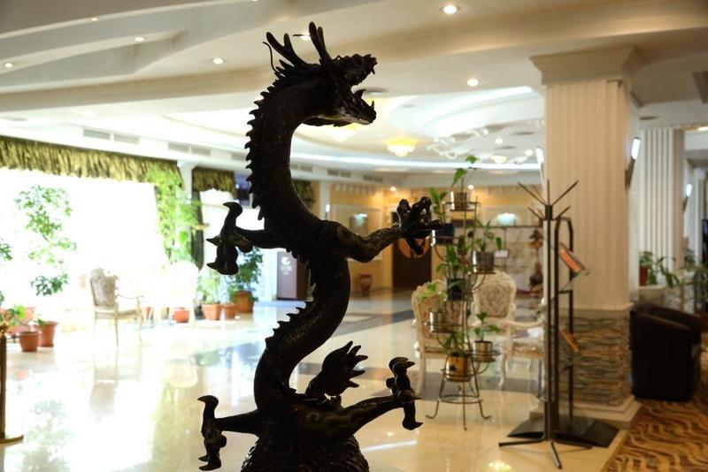 Golden Dragon Aparthotel Biszkek Zewnętrze zdjęcie